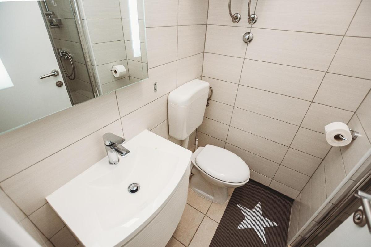 Double And Single S Apartments Ζαντάρ Εξωτερικό φωτογραφία