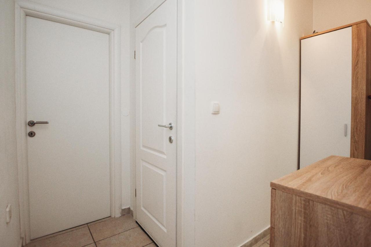 Double And Single S Apartments Ζαντάρ Εξωτερικό φωτογραφία