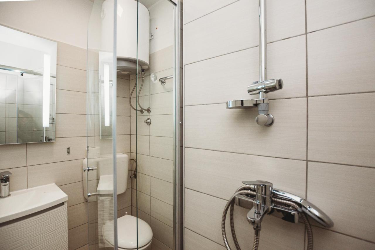 Double And Single S Apartments Ζαντάρ Εξωτερικό φωτογραφία