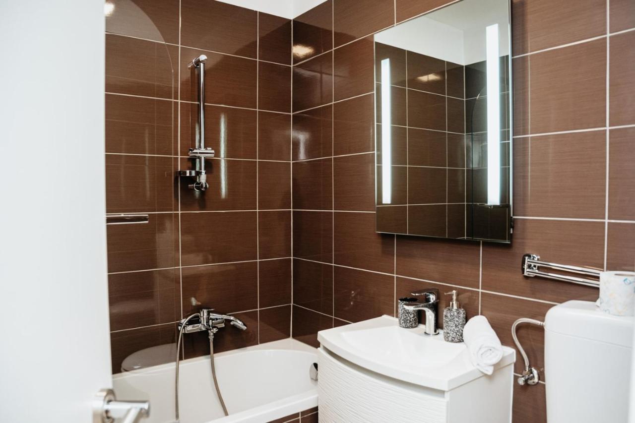 Double And Single S Apartments Ζαντάρ Εξωτερικό φωτογραφία